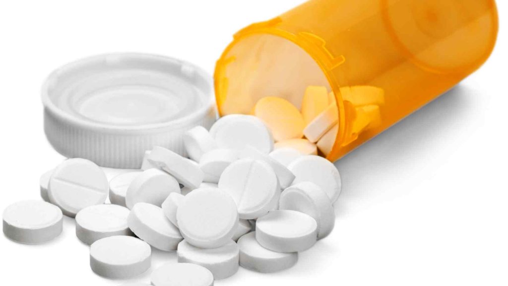 mixing prednisone and alcohol