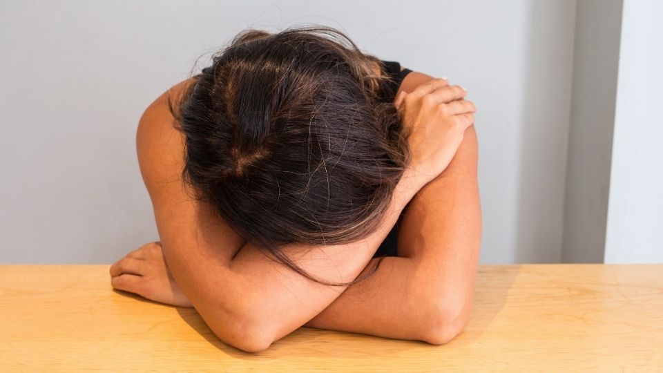 Alcohol Poisoning signs include things like slow breathing, los of consciousness, and pale or blueish skin.